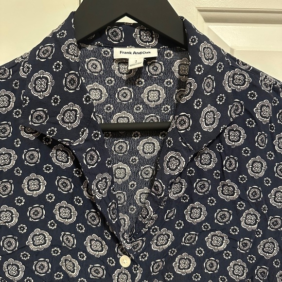 Frank And Oak Navy White floral Paisley Button Down Collared Blouse Size Small - Picture 4 of 10